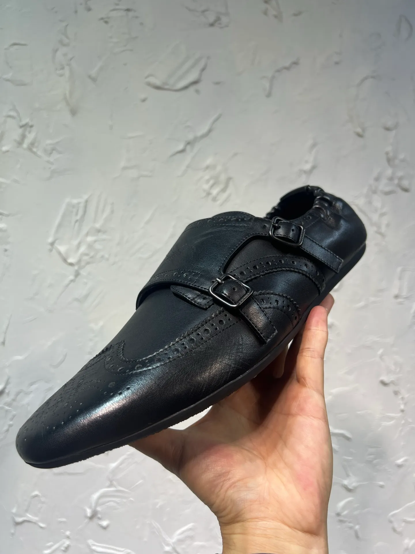 P820 ​​prada derby2025 spring and autumn latest Prada slip-on retro men's leather shoes, Shuffle double-button Mengke shoes, upper cowhide, lining and foot cowhide, rubber sole, original packaging black and brown 2 colors, code number: 39-46